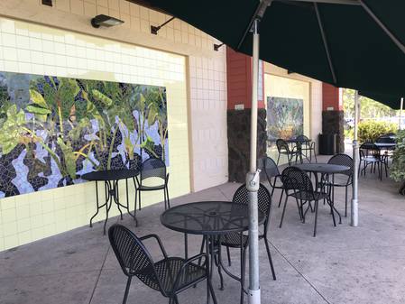 Photo: One of the outdoor dining areas at Down to Earth Kapolei.