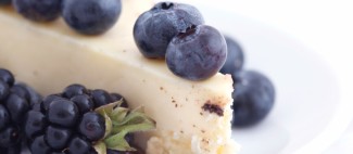 Photo: Cheesecake with Fresh Blueberries