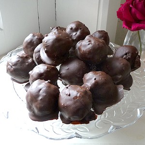 Photo: Cherry Chocolate Bites