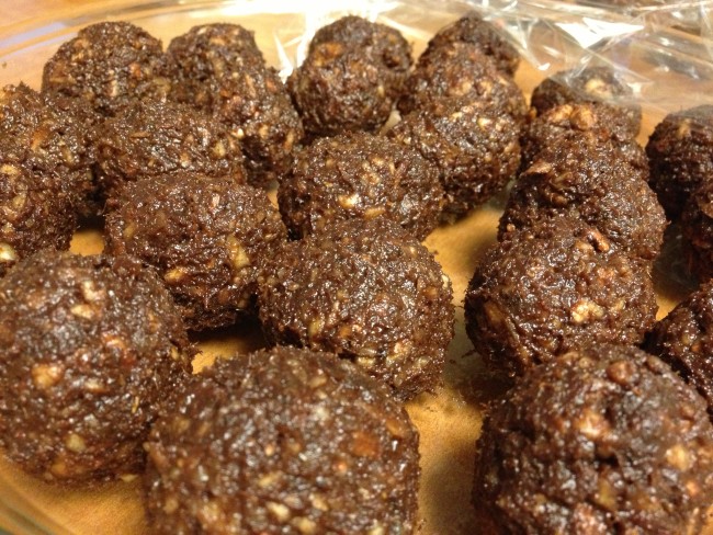 Photo: Raw Cacao Fudge Truffles