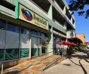 Photo:Exterior shot of Down to Earth Honolulu at 2525 S. King St.